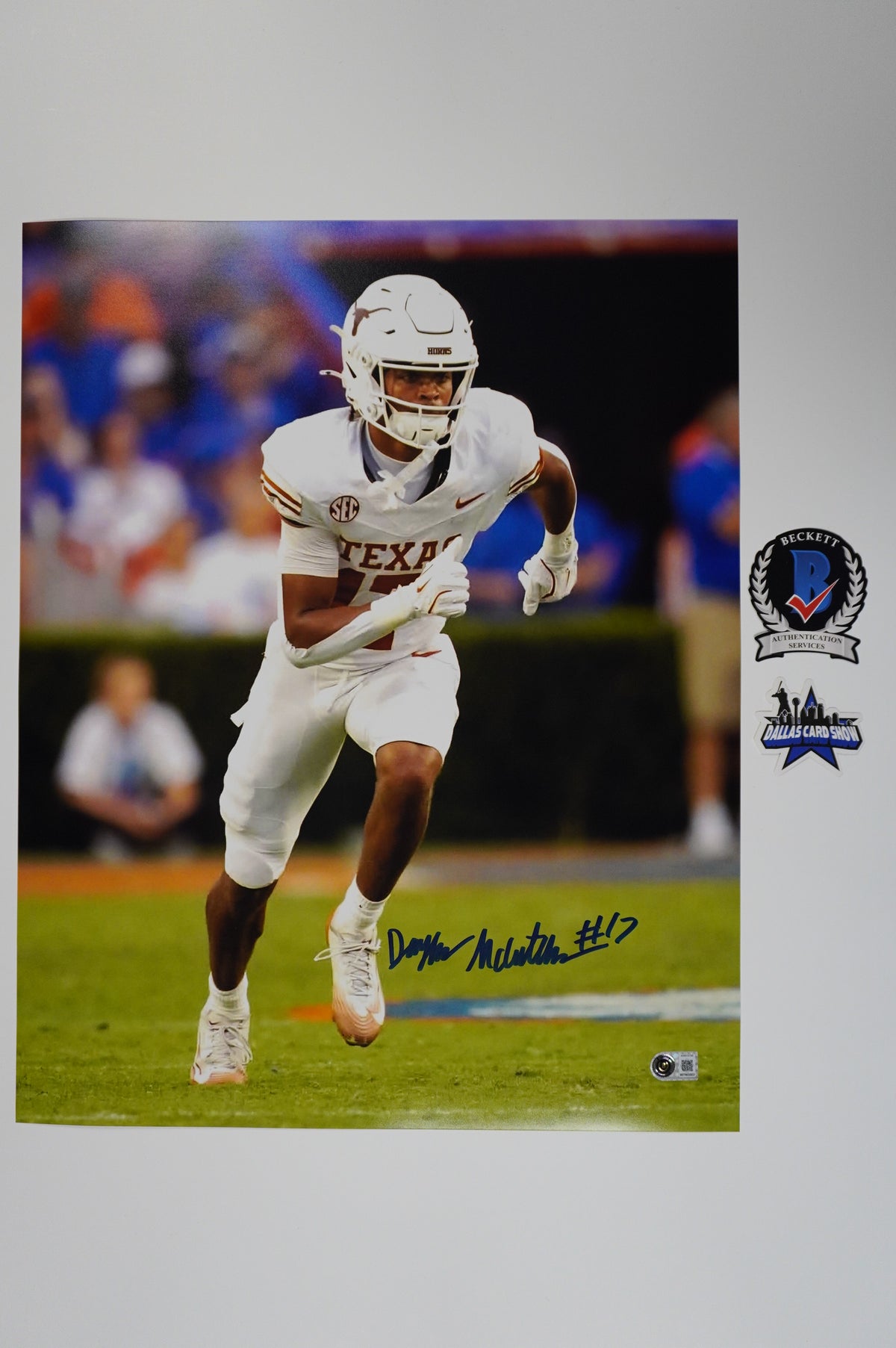 DAYLAN McCUTCHEON TEXAS LONGHORNS SIGNED Wide Open 16x20 PHOTO BAS