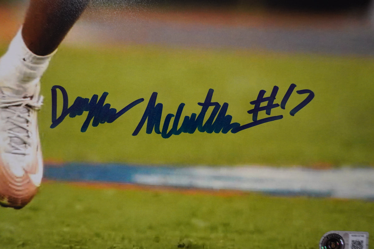 DAYLAN McCUTCHEON TEXAS LONGHORNS SIGNED Wide Open 16x20 PHOTO BAS
