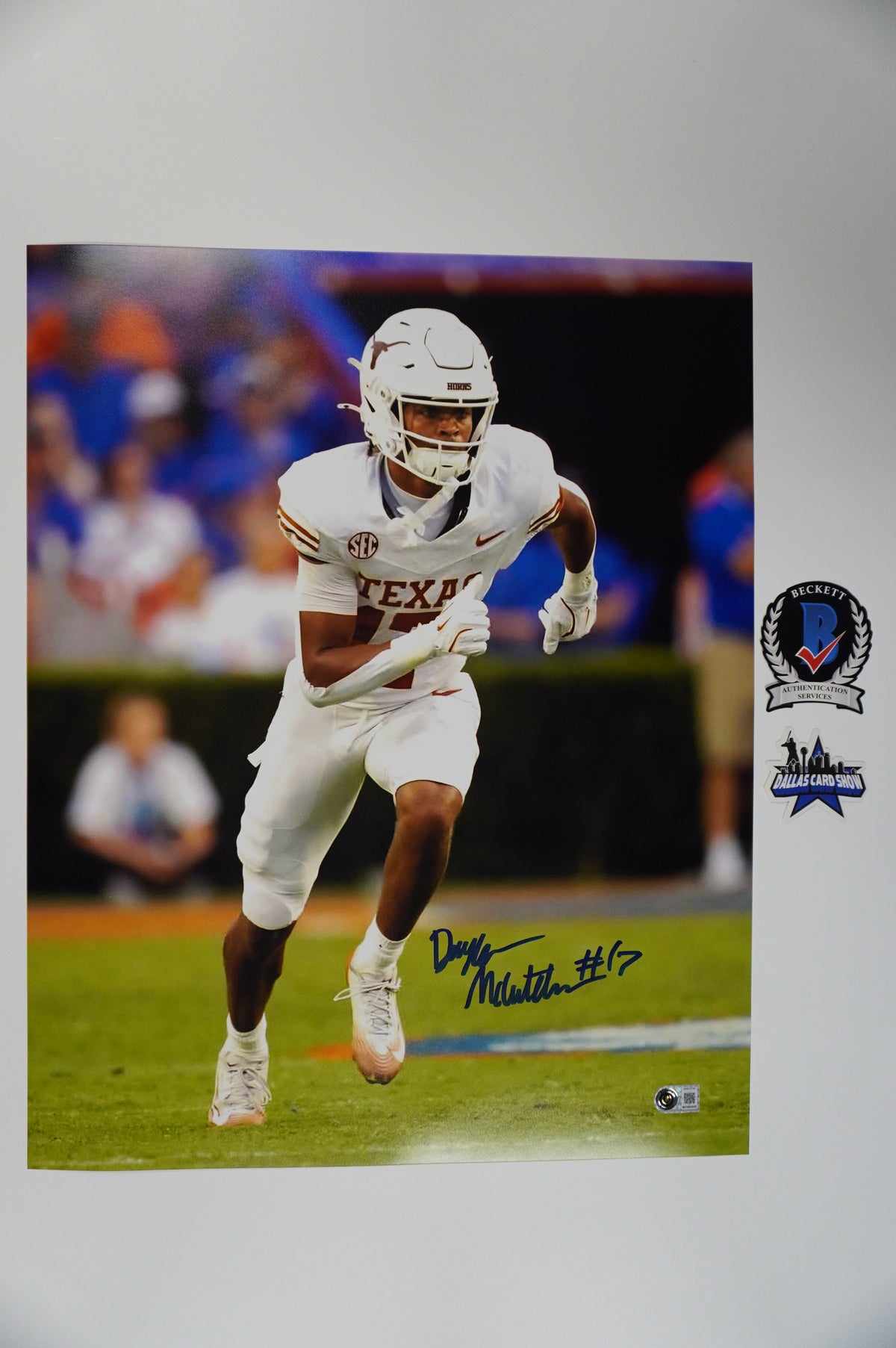 DAYLAN McCUTCHEON TEXAS LONGHORNS SIGNED Wide Open 16x20 PHOTO BAS