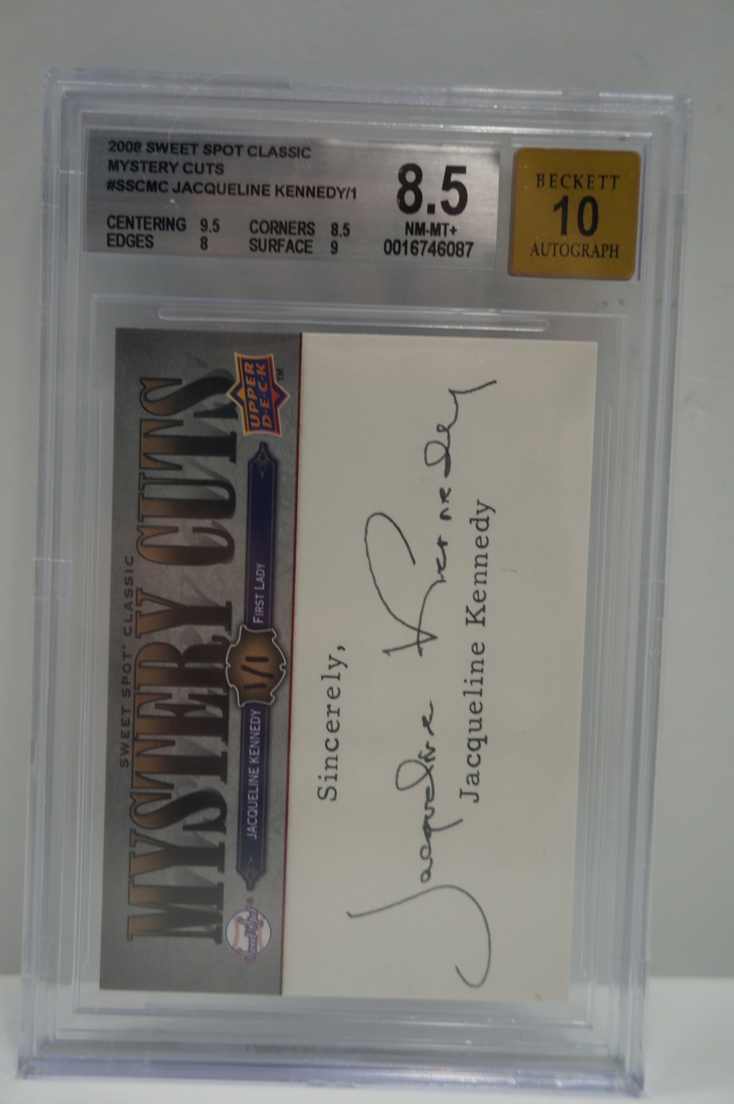 2008 UPPER DECK SWEET SPOT MYSTERY CUTS Jacqueline Kennedy BGS 8.5 AUTO 10 1/1