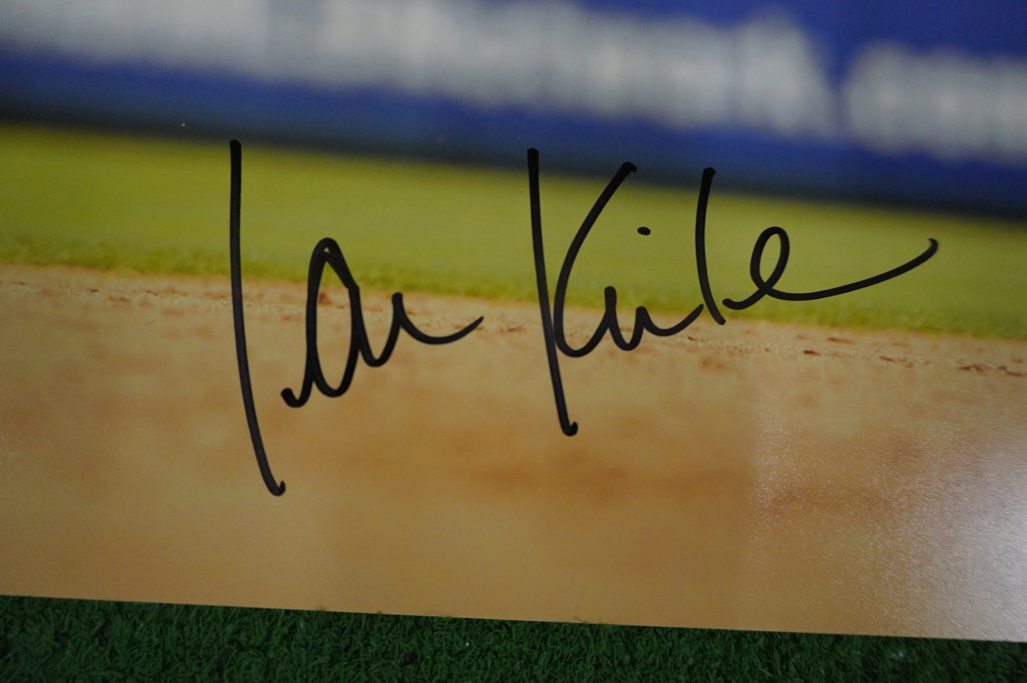 IAN KINSLER TEXAS RANGERS SIGNED 16x20 FIELDING PHOTO BAS COA