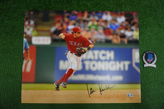 IAN KINSLER TEXAS RANGERS SIGNED 16x20 FIELDING PHOTO BAS COA