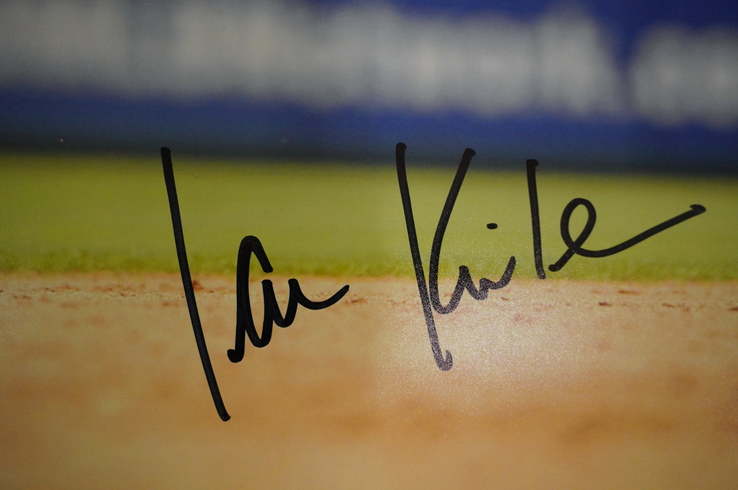 IAN KINSLER TEXAS RANGERS SIGNED 16x20 FIELDING PHOTO BAS COA