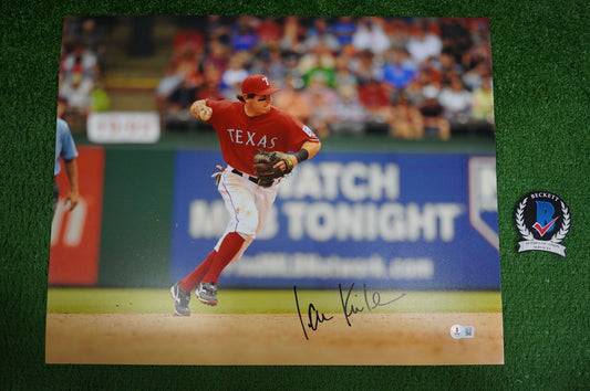 IAN KINSLER TEXAS RANGERS SIGNED 16x20 FIELDING PHOTO BAS COA