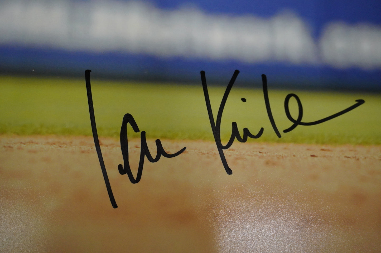 IAN KINSLER TEXAS RANGERS SIGNED 16x20 FIELDING PHOTO BAS COA