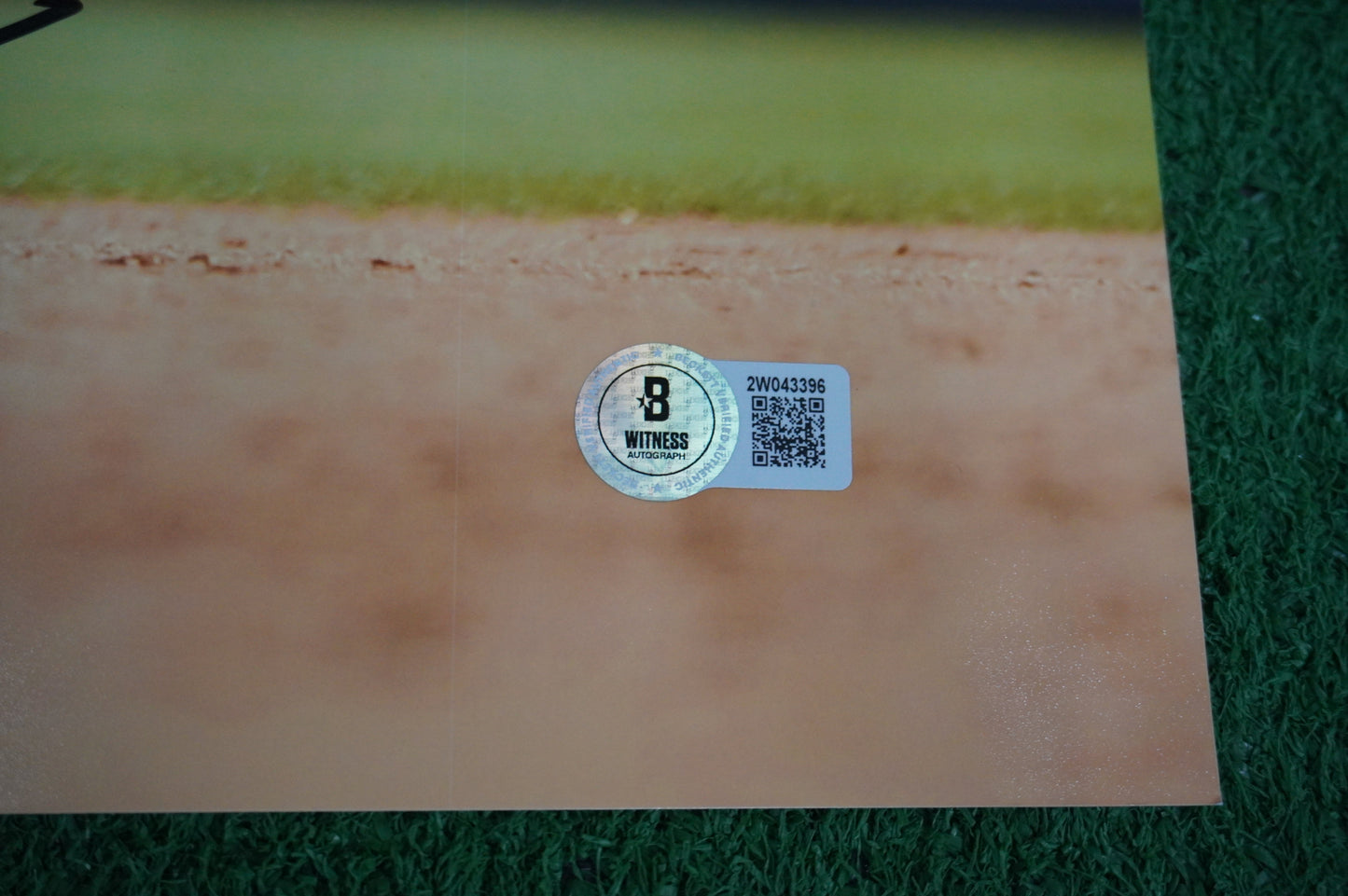 IAN KINSLER TEXAS RANGERS SIGNED 16x20 FIELDING PHOTO BAS COA