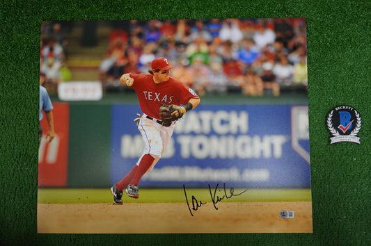 IAN KINSLER TEXAS RANGERS SIGNED 16x20 FIELDING PHOTO BAS COA