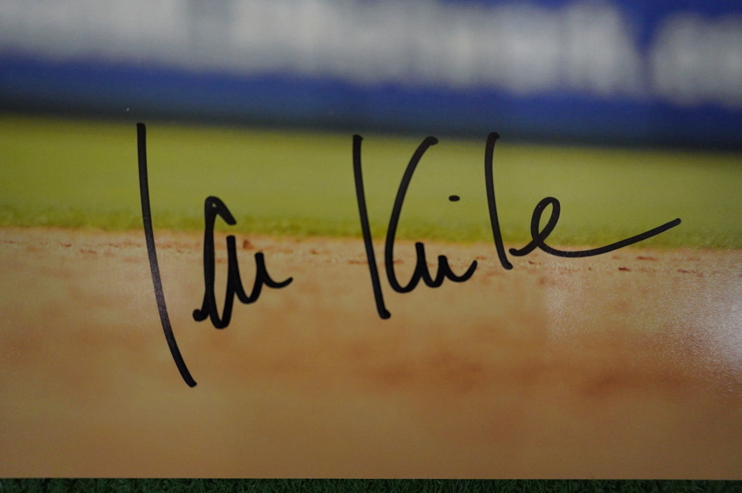 IAN KINSLER TEXAS RANGERS SIGNED 16x20 FIELDING PHOTO BAS COA