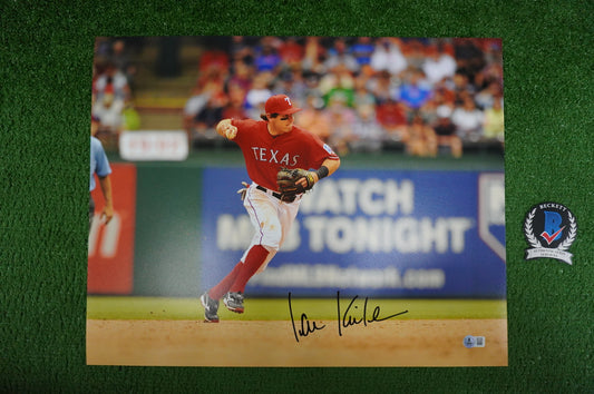 IAN KINSLER TEXAS RANGERS SIGNED 16x20 FIELDING PHOTO BAS COA