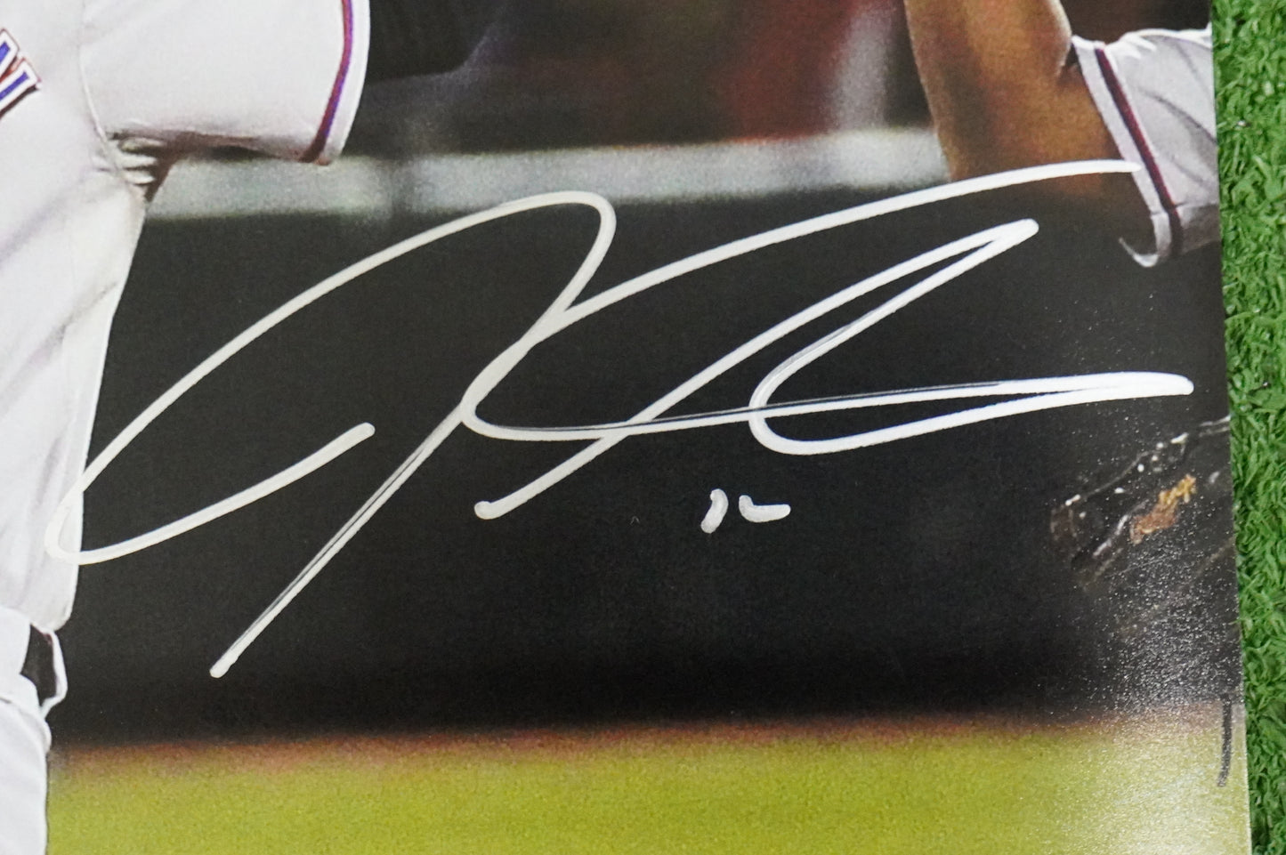 JOSH HAMILTON & MICHAEL YOUNG & IAN KINSLER TEXAS RANGERS SIGNED 16x20 BAS