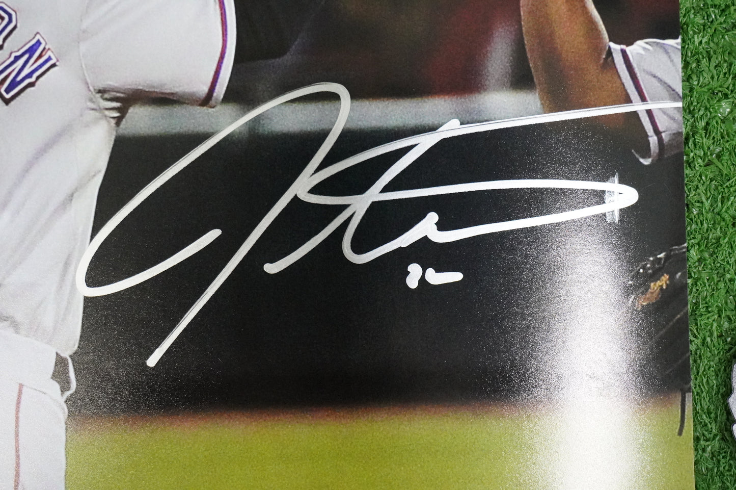 JOSH HAMILTON & MICHAEL YOUNG & IAN KINSLER TEXAS RANGERS SIGNED 16x20 BAS
