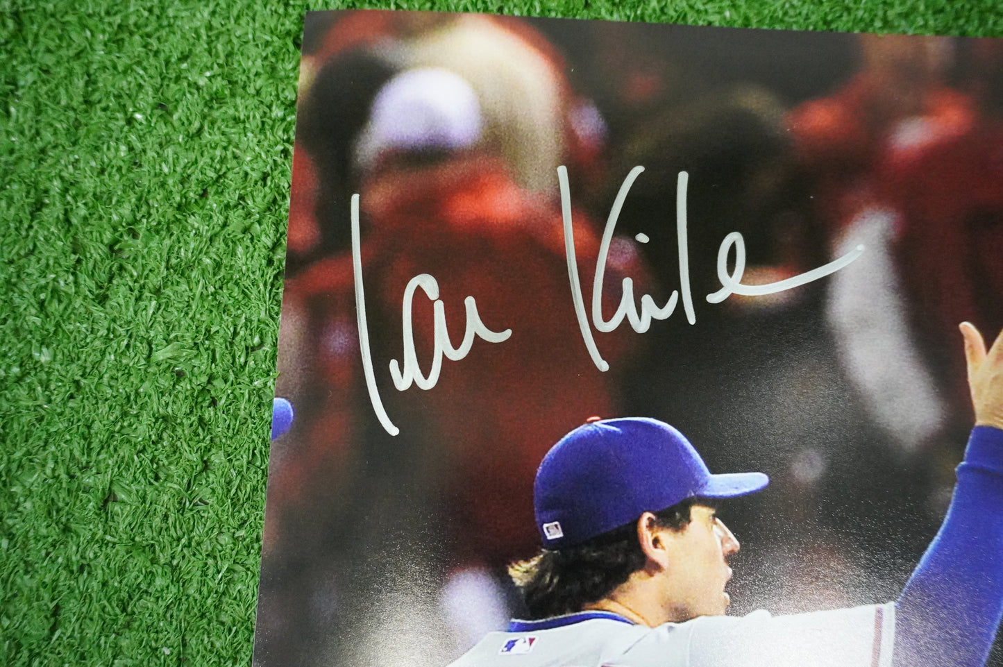 JOSH HAMILTON & MICHAEL YOUNG & IAN KINSLER TEXAS RANGERS SIGNED 16x20 BAS