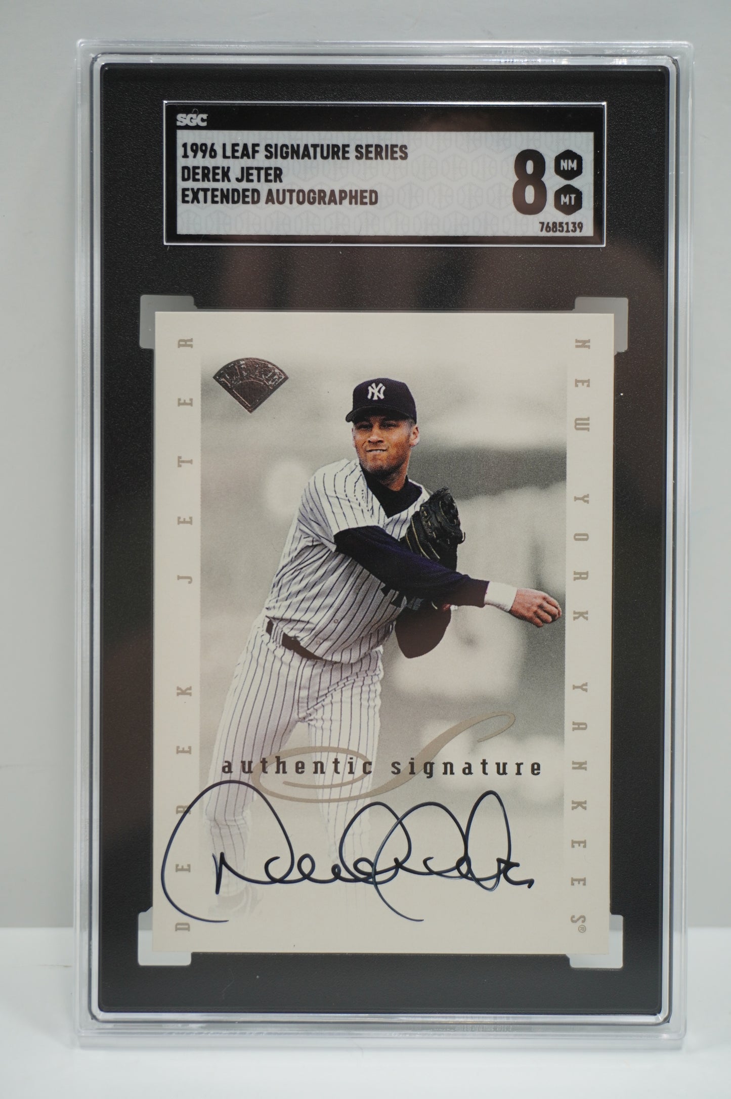 1996 Leaf Signature Series Derek Jeter Extended Auto SGC 8