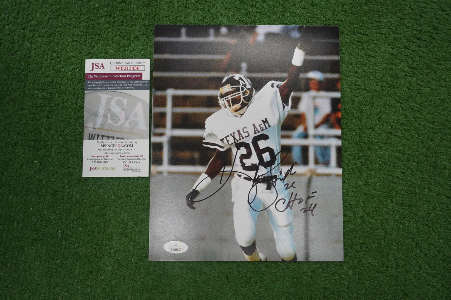 KEVIN SMITH TEXAS A&M AGGIES SIGNED 8x10 PHOTO with CHOF 24 JSA COA