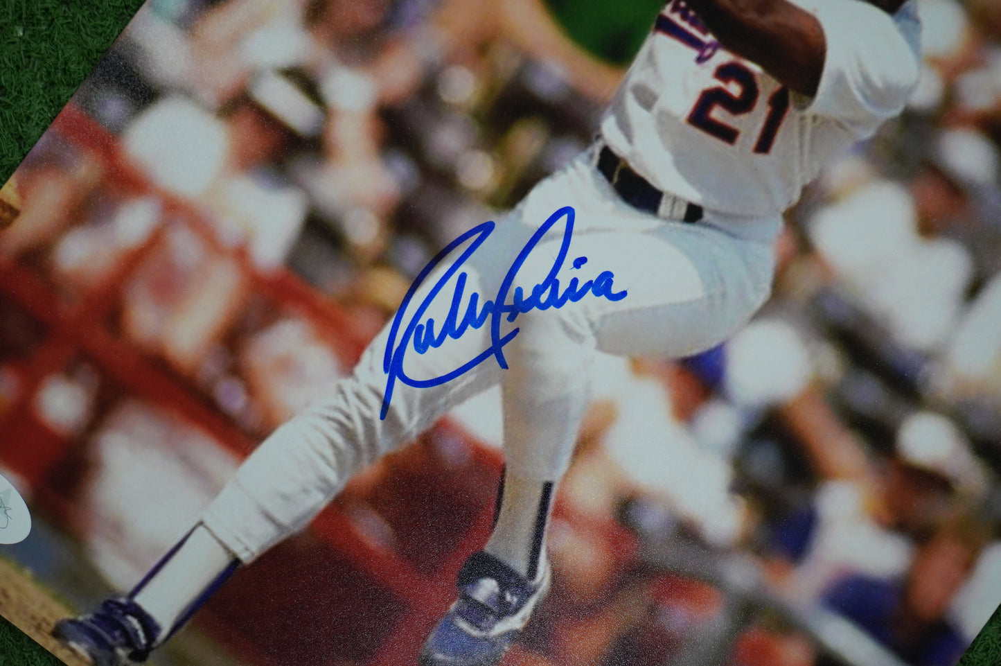 RUBEN SIERRA TEXAS RANGERS SIGNED 8x10 PHOTO Leg Kick JSA COA