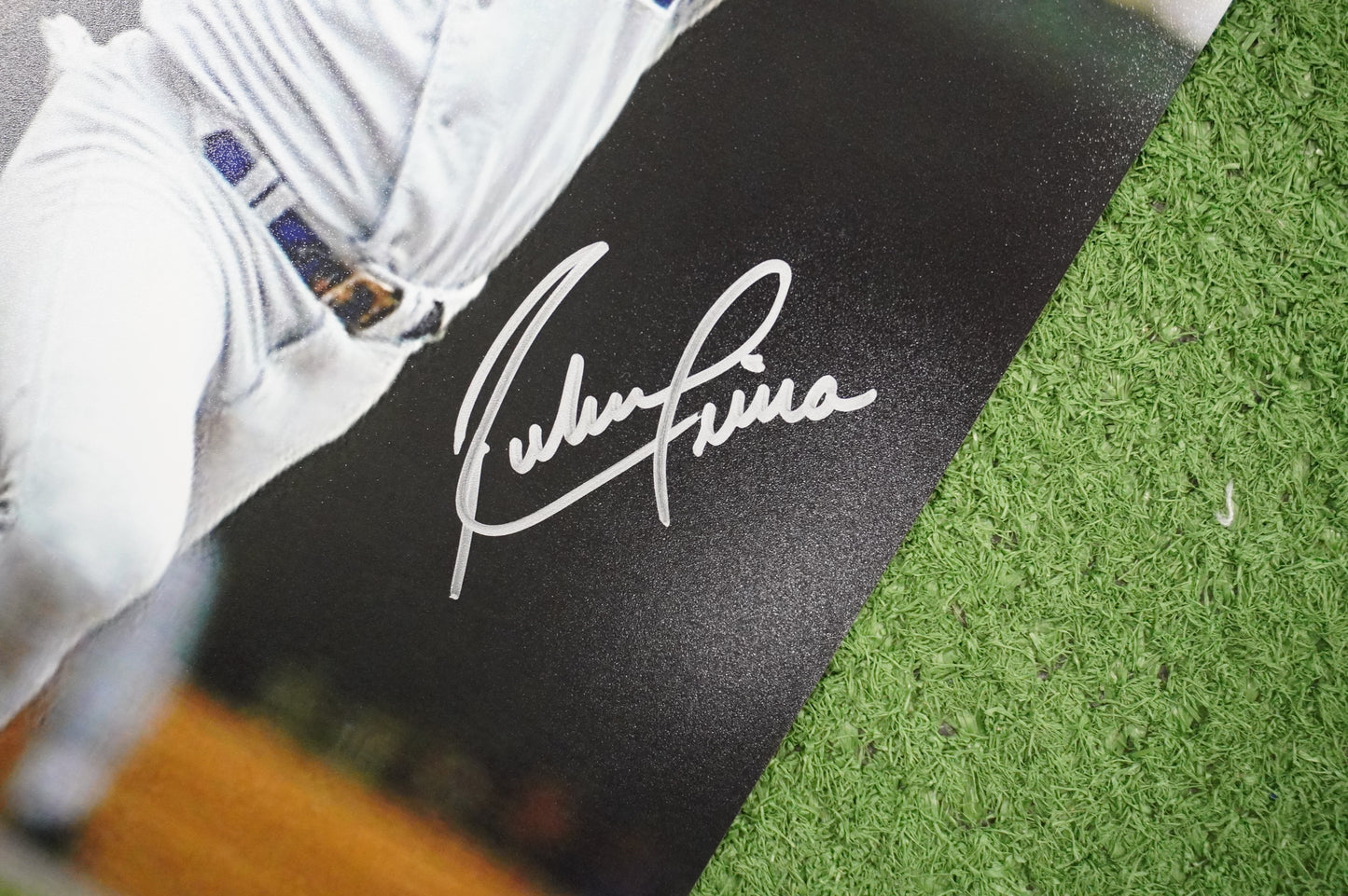 RUBEN SIERRA TEXAS RANGERS SIGNED 8x10 PHOTO JSA COA