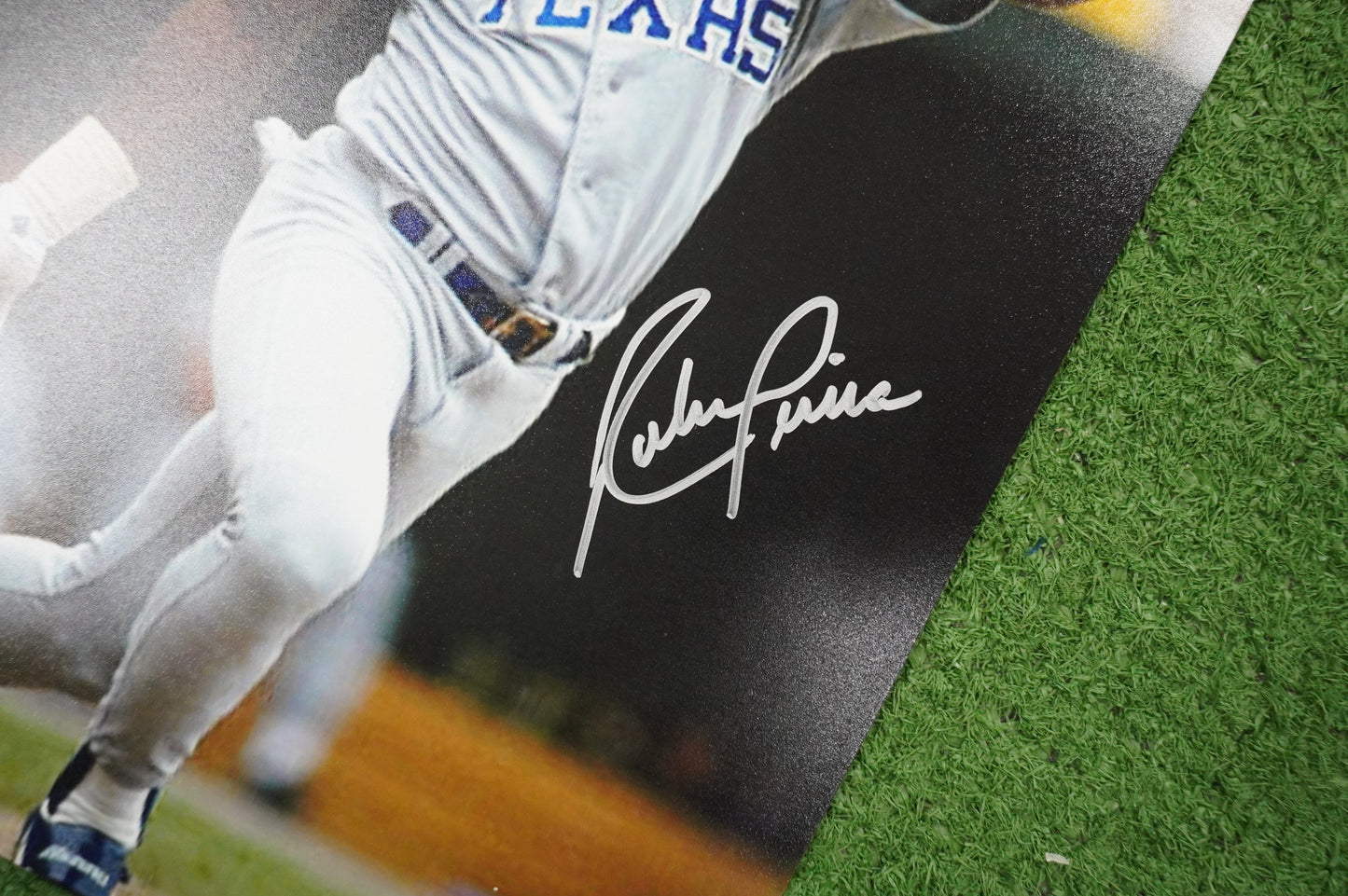 RUBEN SIERRA TEXAS RANGERS SIGNED 8x10 PHOTO JSA COA