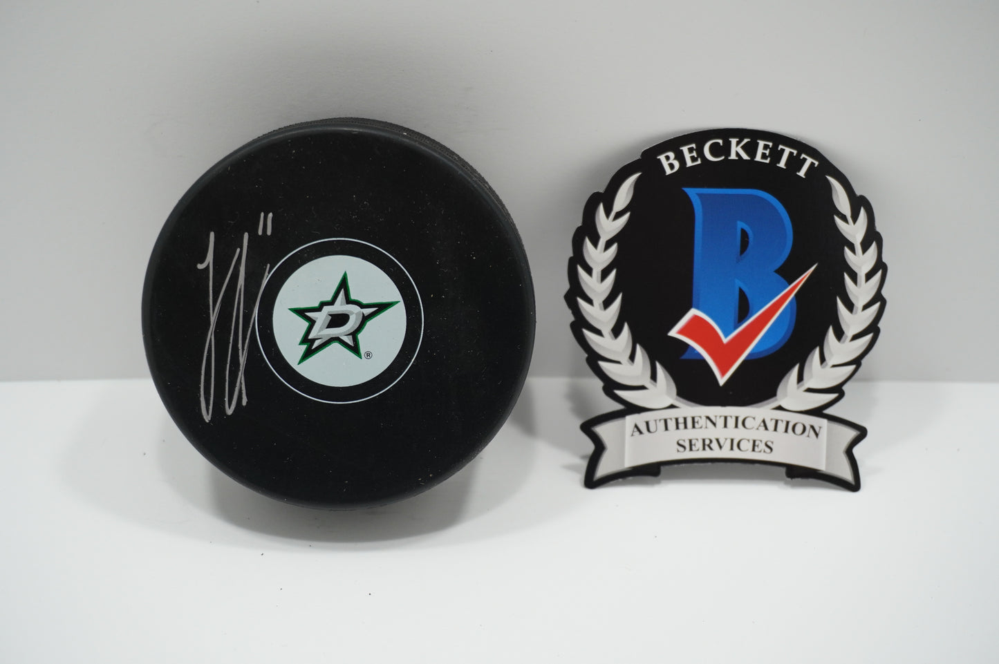 LOGAN STANKOVEN DALLAS STARS SIGNED Logo PUCK BAS COA