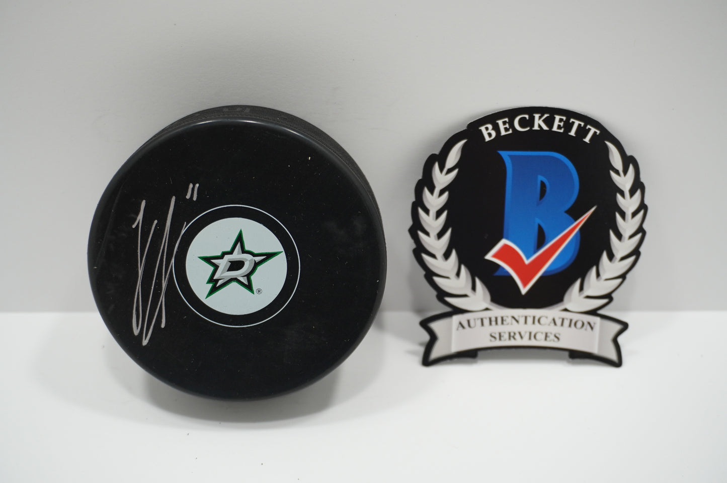 LOGAN STANKOVEN DALLAS STARS SIGNED Logo PUCK BAS COA