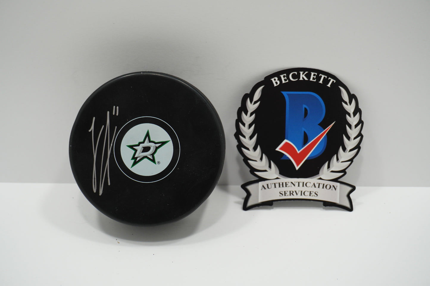 LOGAN STANKOVEN DALLAS STARS SIGNED Logo PUCK BAS COA