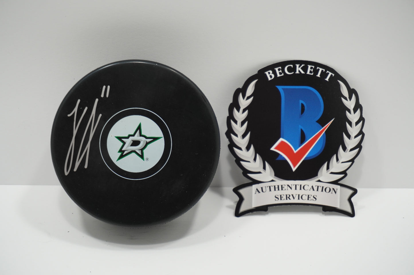 LOGAN STANKOVEN DALLAS STARS SIGNED Logo PUCK BAS COA