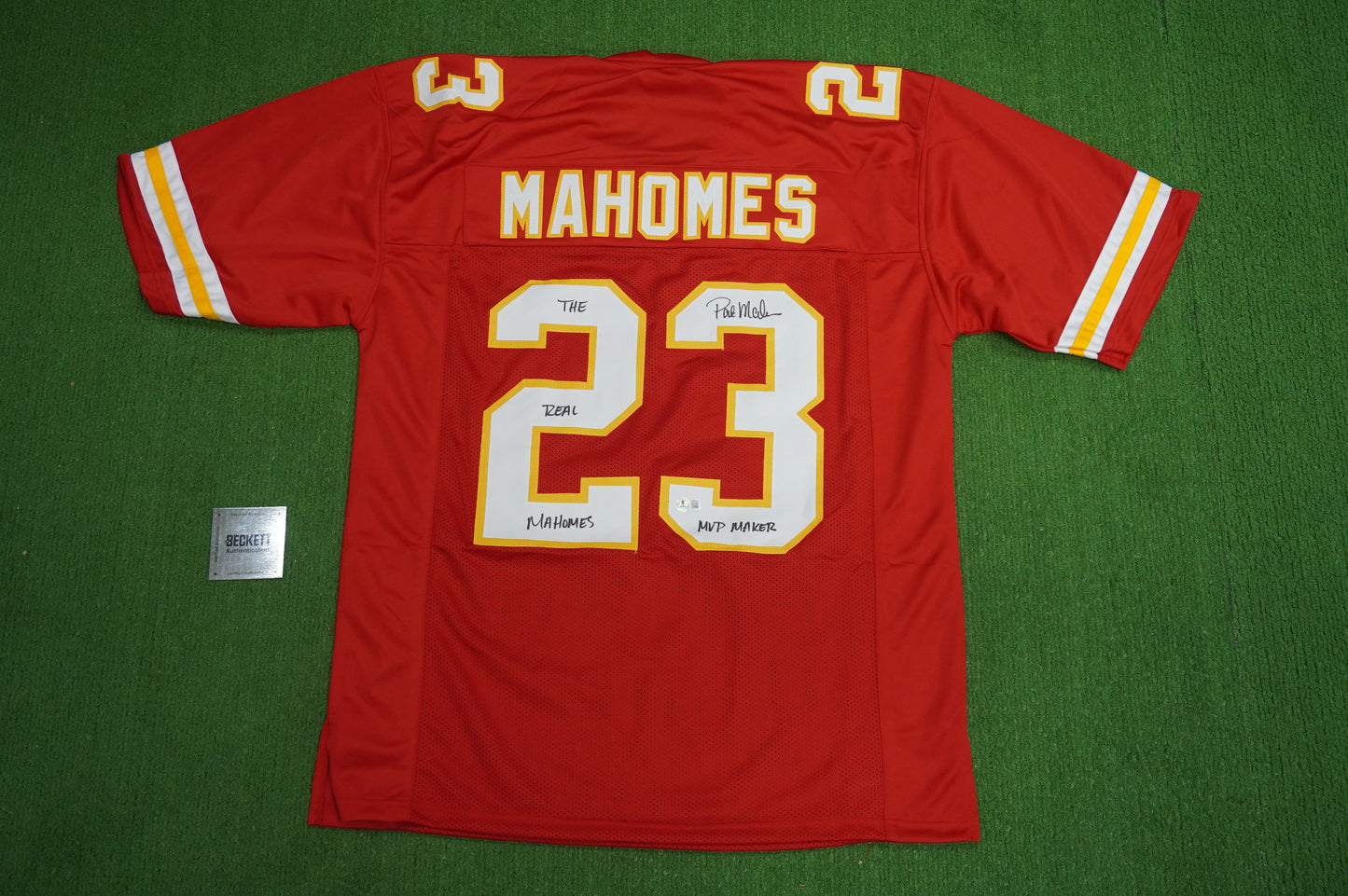 PAT PATRICK MAHOMES SR KANSAS CITY CHIEFS SIGNED JERSEY w/REAL MVPMAKER BAS