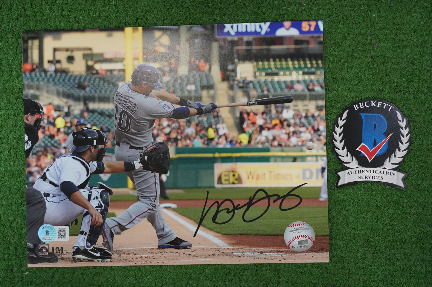 MICHAEL YOUNG TEXAS RANGERS Signed 8x10 Photo BAS COA