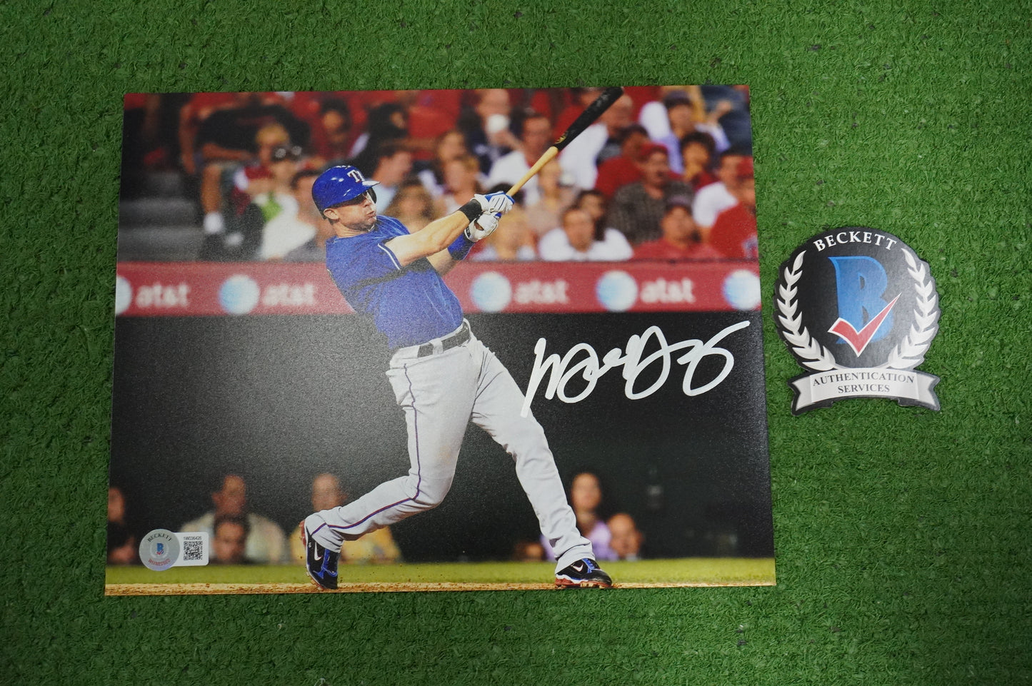 MICHAEL YOUNG TEXAS RANGERS Signed 8x10 Photo BAS COA