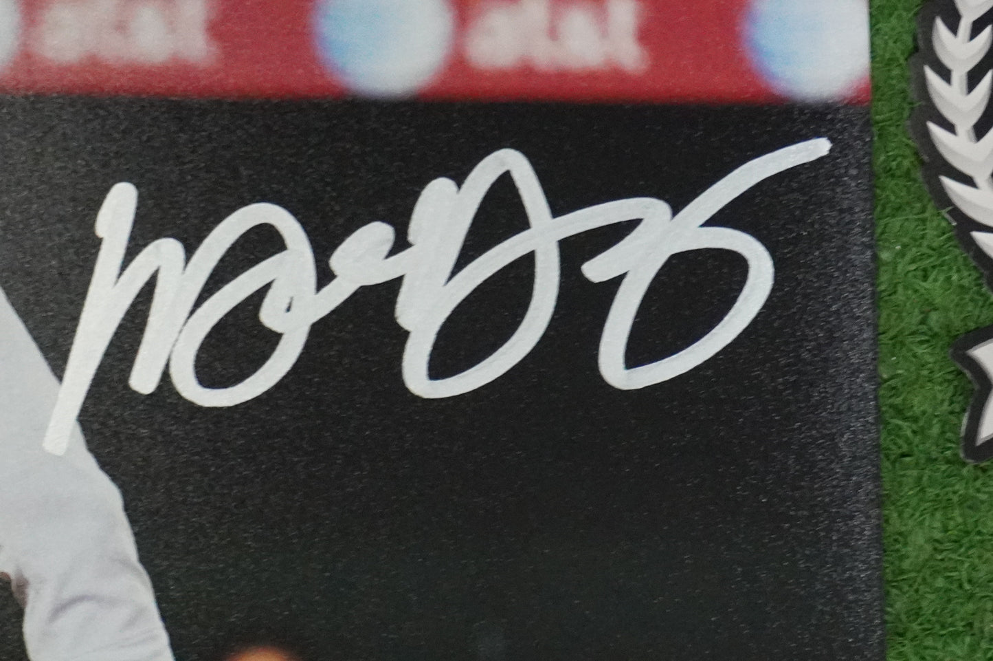 MICHAEL YOUNG TEXAS RANGERS Signed 8x10 Photo BAS COA