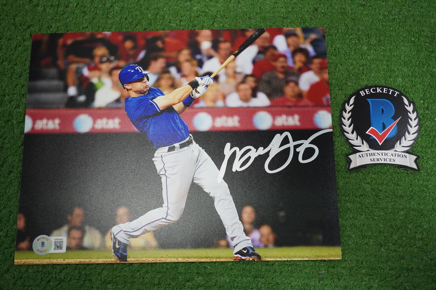 MICHAEL YOUNG TEXAS RANGERS Signed 8x10 Photo BAS COA