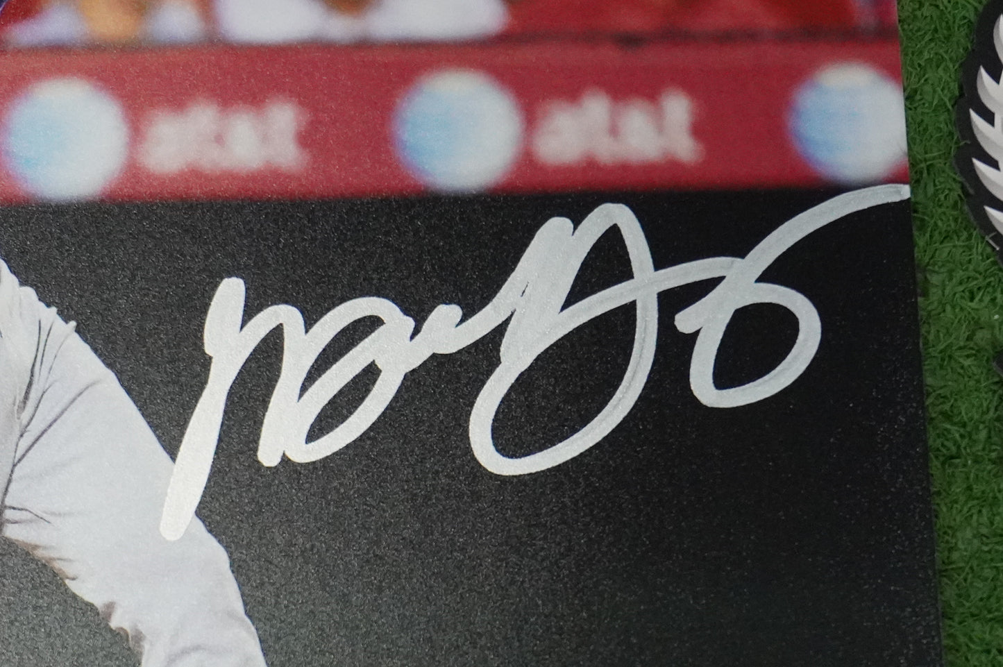 MICHAEL YOUNG TEXAS RANGERS Signed 8x10 Photo BAS COA