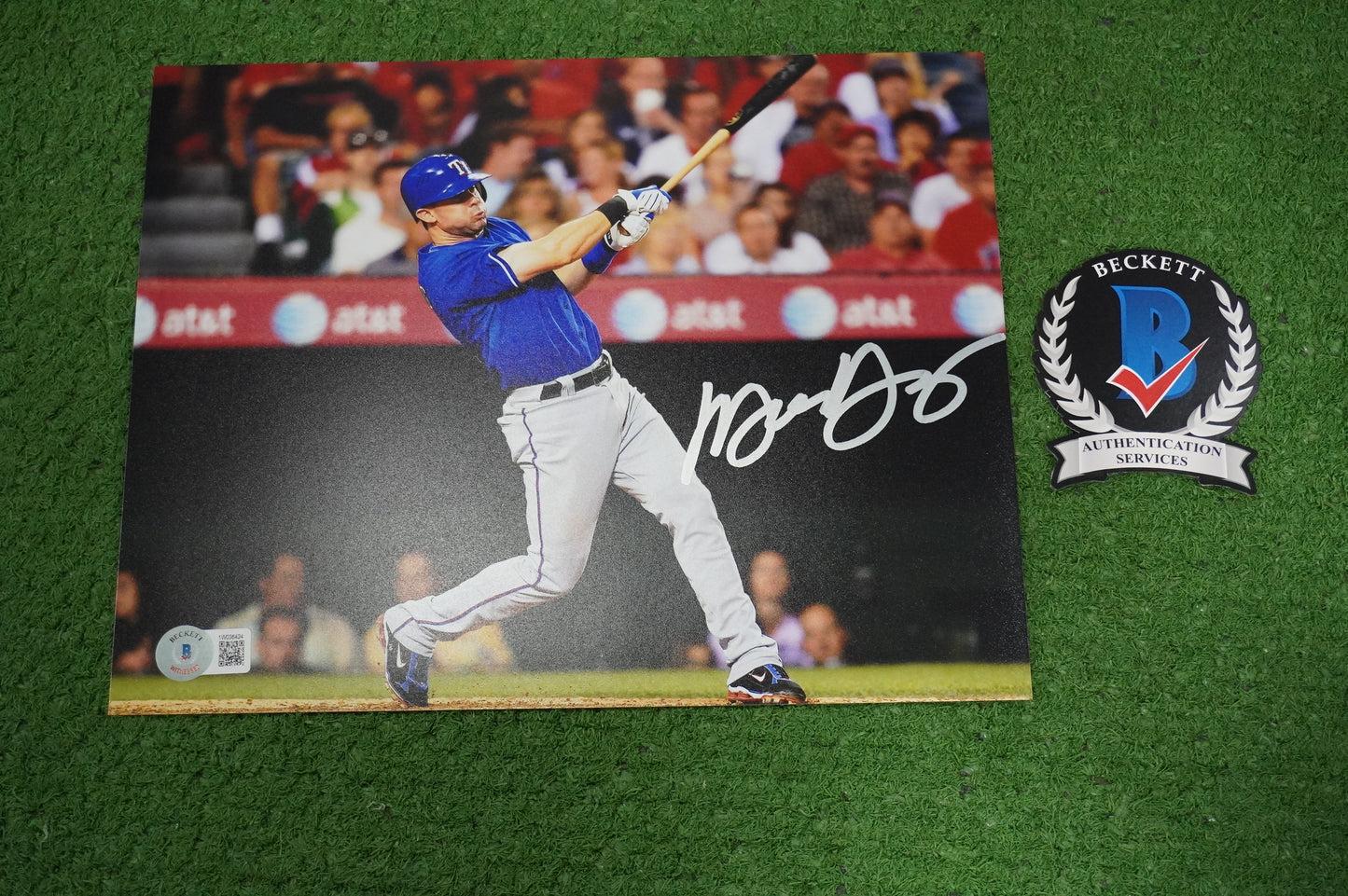 MICHAEL YOUNG TEXAS RANGERS Signed 8x10 Photo BAS COA