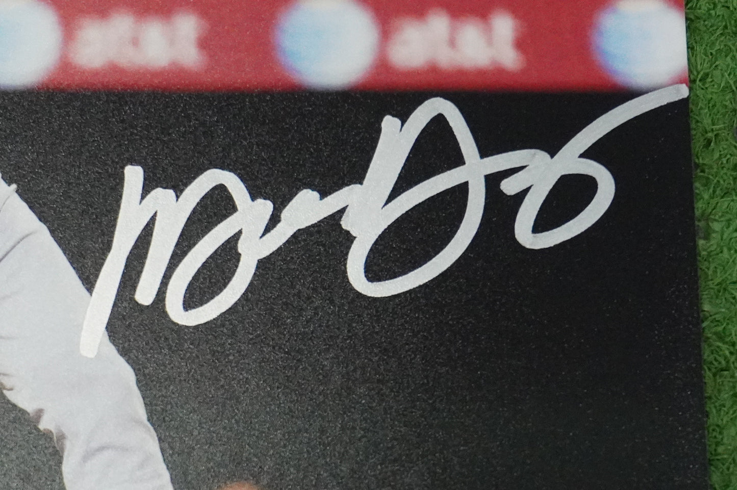 MICHAEL YOUNG TEXAS RANGERS Signed 8x10 Photo BAS COA