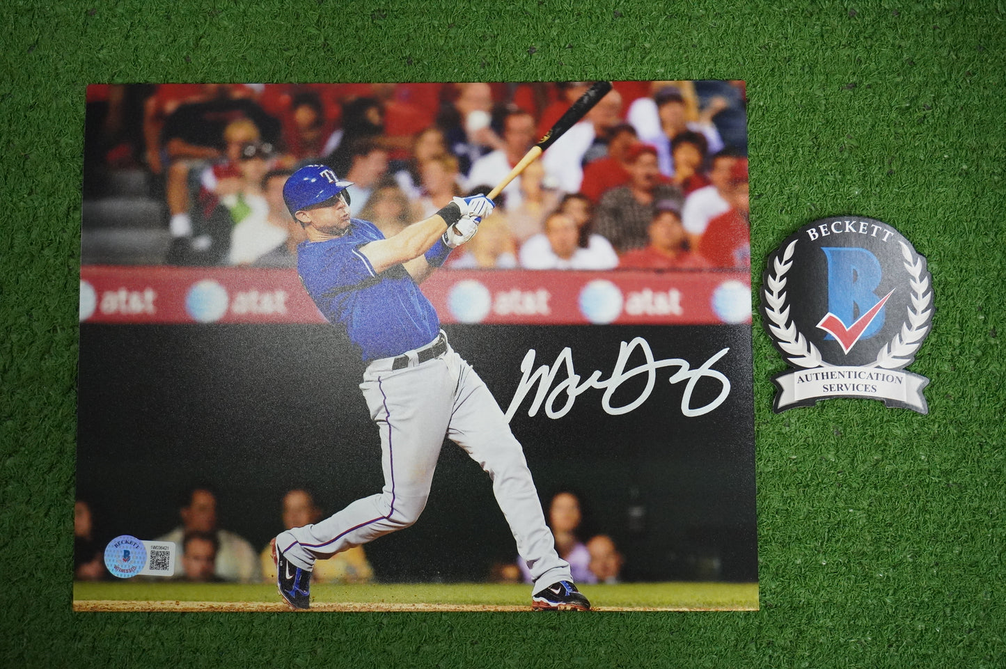 MICHAEL YOUNG TEXAS RANGERS Signed 8x10 Photo BAS COA
