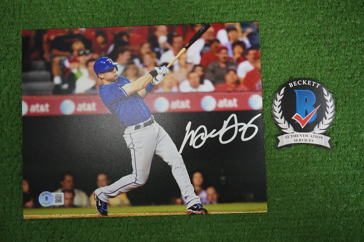 MICHAEL YOUNG TEXAS RANGERS Signed 8x10 Photo BAS COA