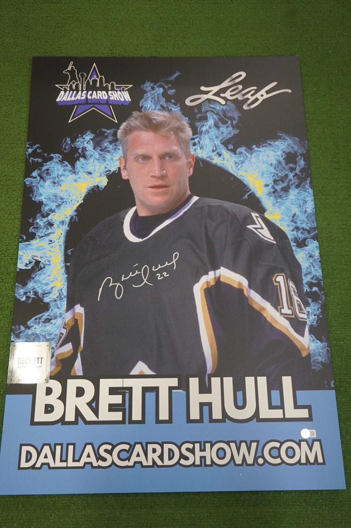 BRETT HULL DALLAS STARS SIGNED 24x36 Dallas Card Show FOAM BOARD STL BLUES BAS