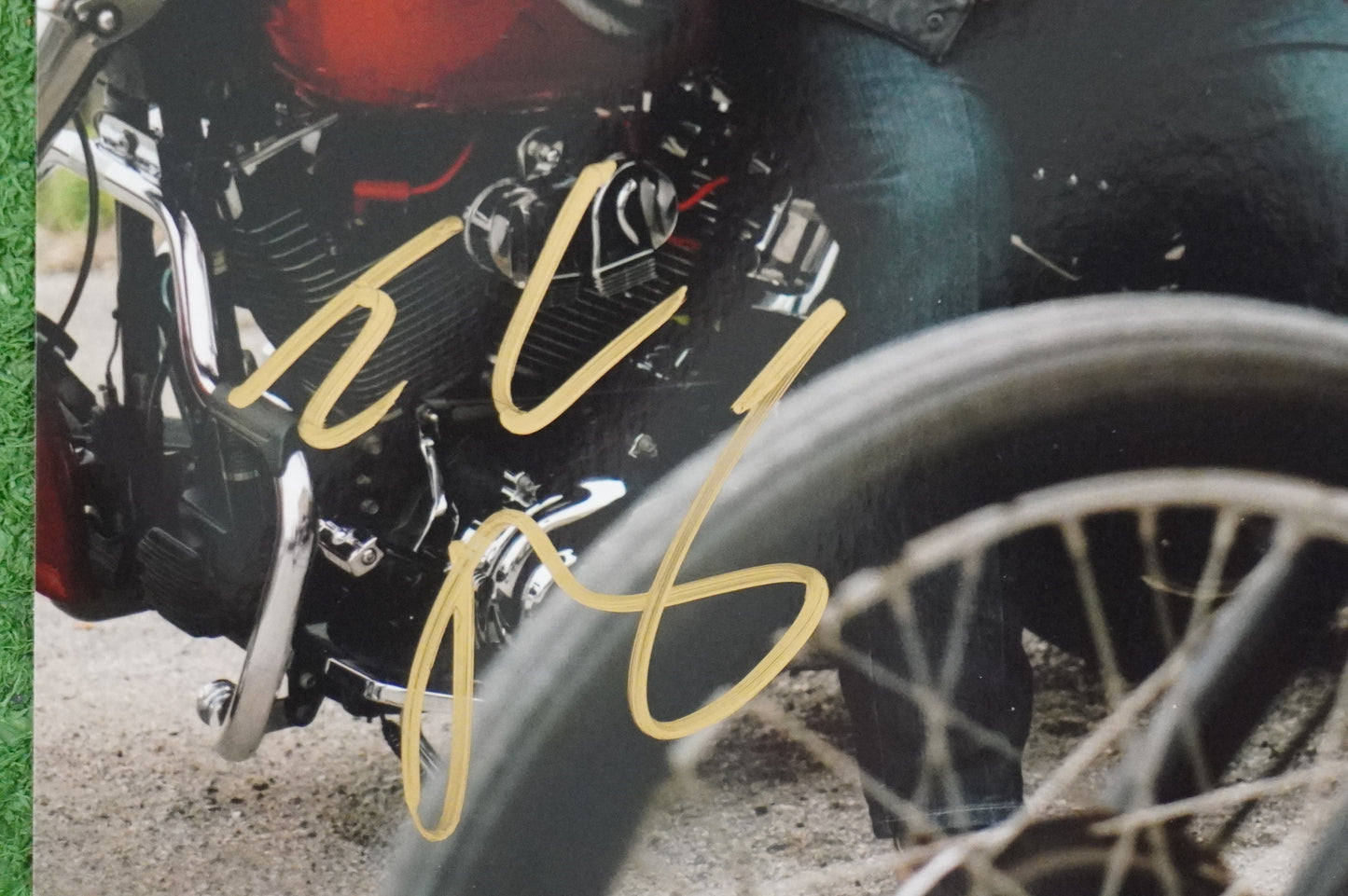 JULIO RUIZ SIGNED 8X10 PHOTO BAS COA