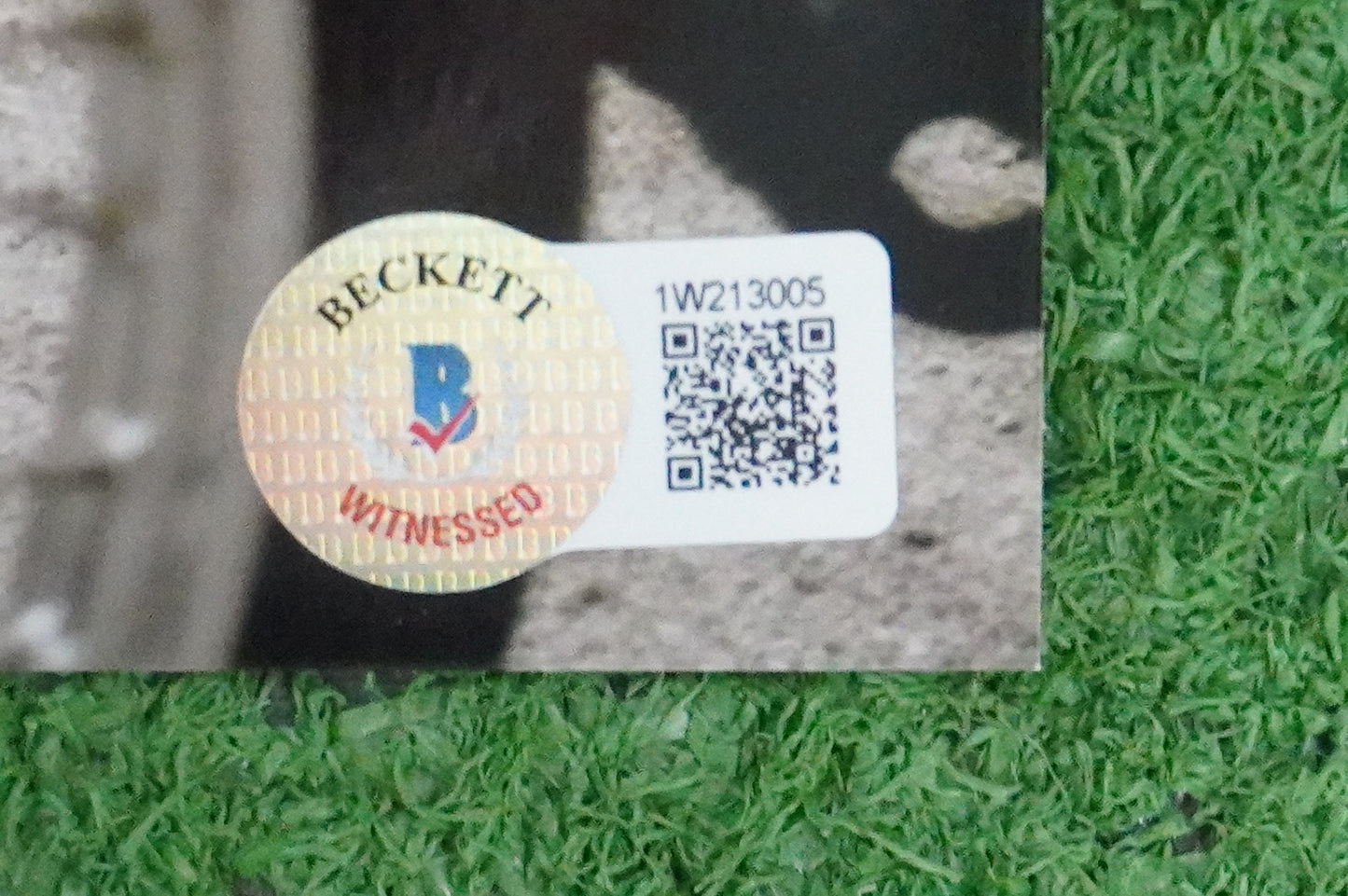 JULIO RUIZ SIGNED 8X10 PHOTO BAS COA