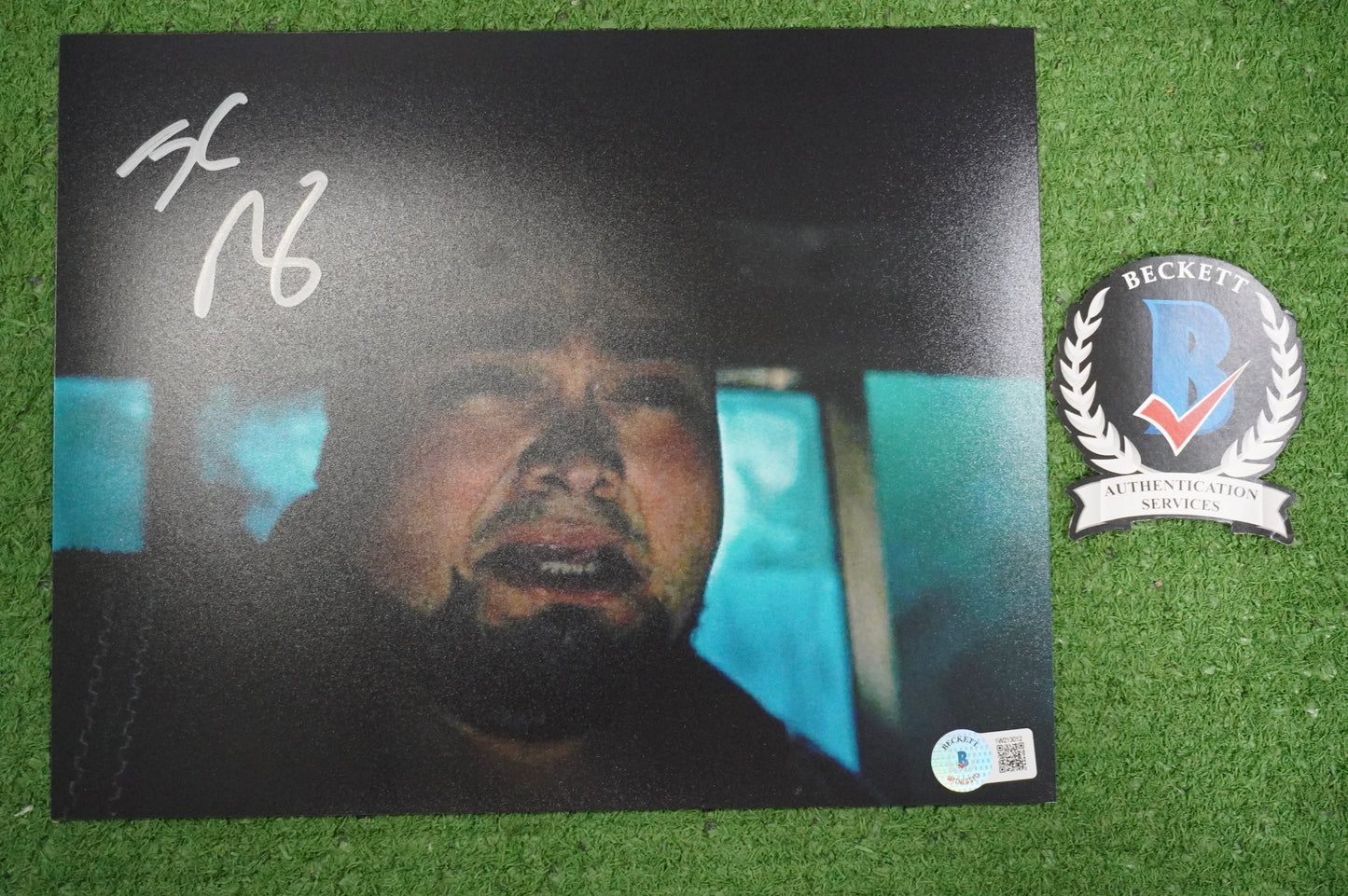 JULIO RUIZ SIGNED 8X10 PHOTO Suicide Squad BAS COA