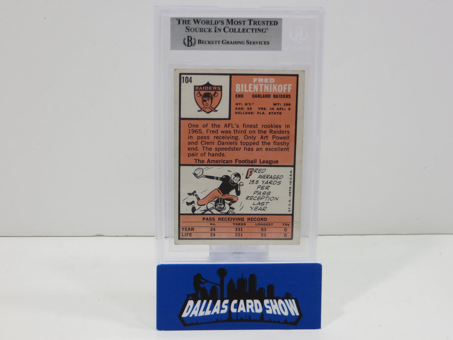 FRED BILETNIKOFF SIGNED 1966 Topps #104 OAKLAND RAIDERS BGS BAS SLAB