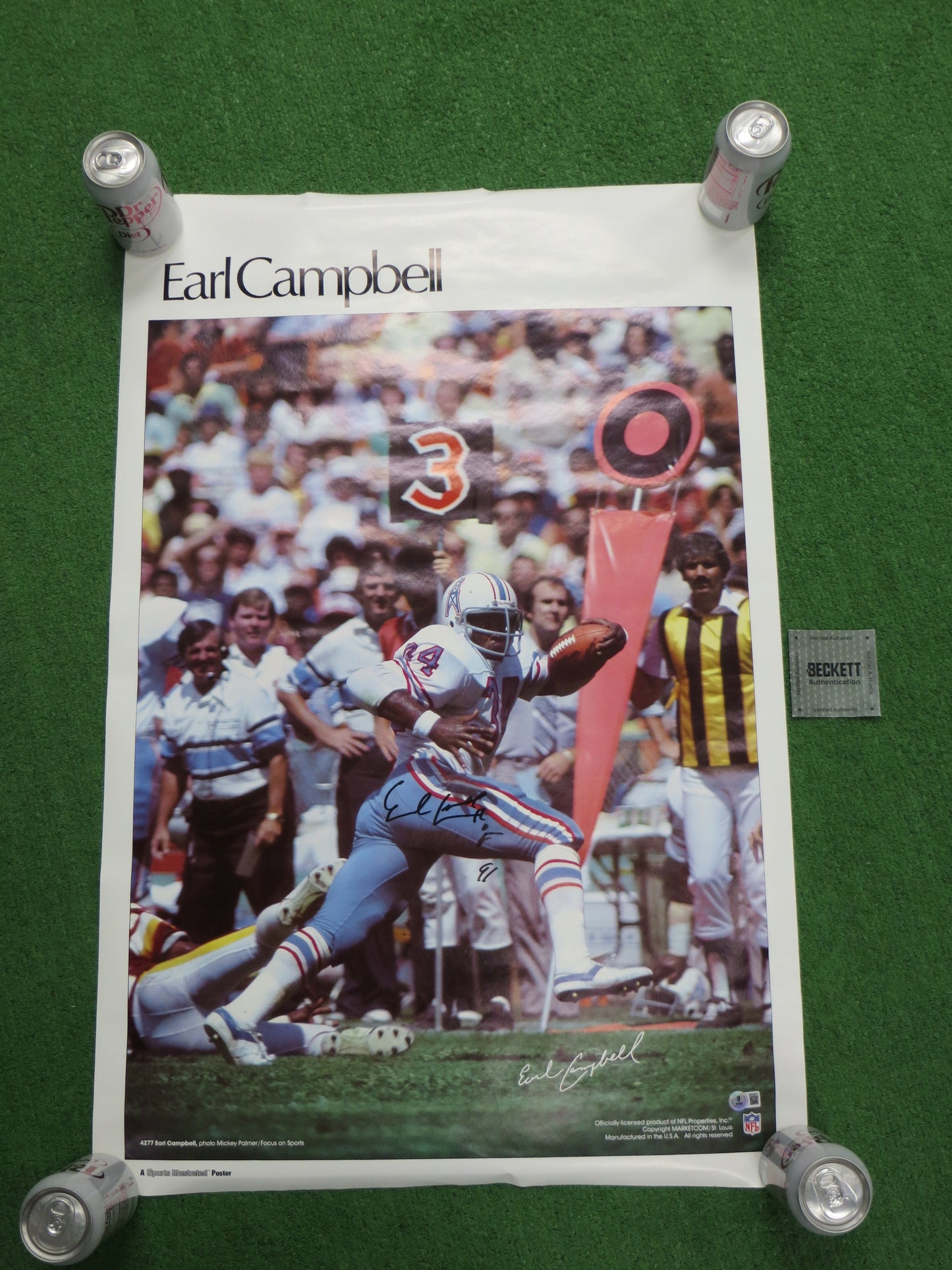 EARL CAMPBELL SIGNED 35x23 SPORTS ILLUSTRATED POSTER Oilers Longhorns BAS