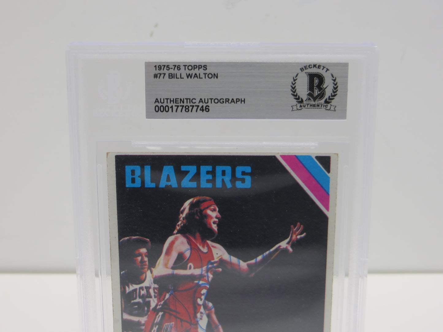 BILL WALTON SIGNED 1975-76 TOPPS Basketball Card #77 BGS BAS SLAB JSA Authentic
