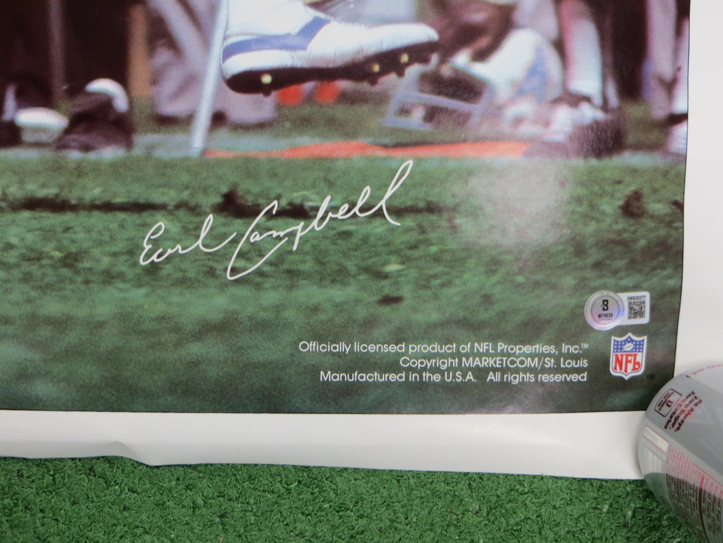 EARL CAMPBELL SIGNED 35x23 SPORTS ILLUSTRATED POSTER Oilers Longhorns BAS