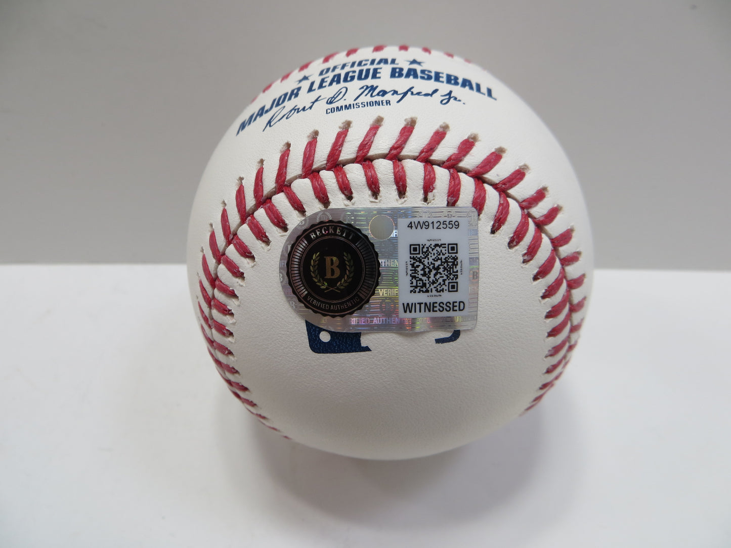 MACK BROWN SIGNED OML BASEBALL w/CFHOF TEXAS LONGHORNS UNC Tar Heels BAS