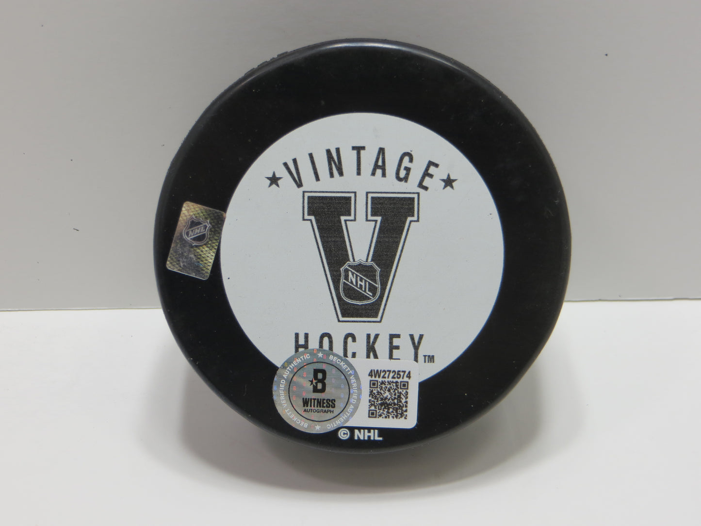 DERIAN HATCHER MINNESOTA NORTH STARS SIGNED PUCK Dallas Stars BAS
