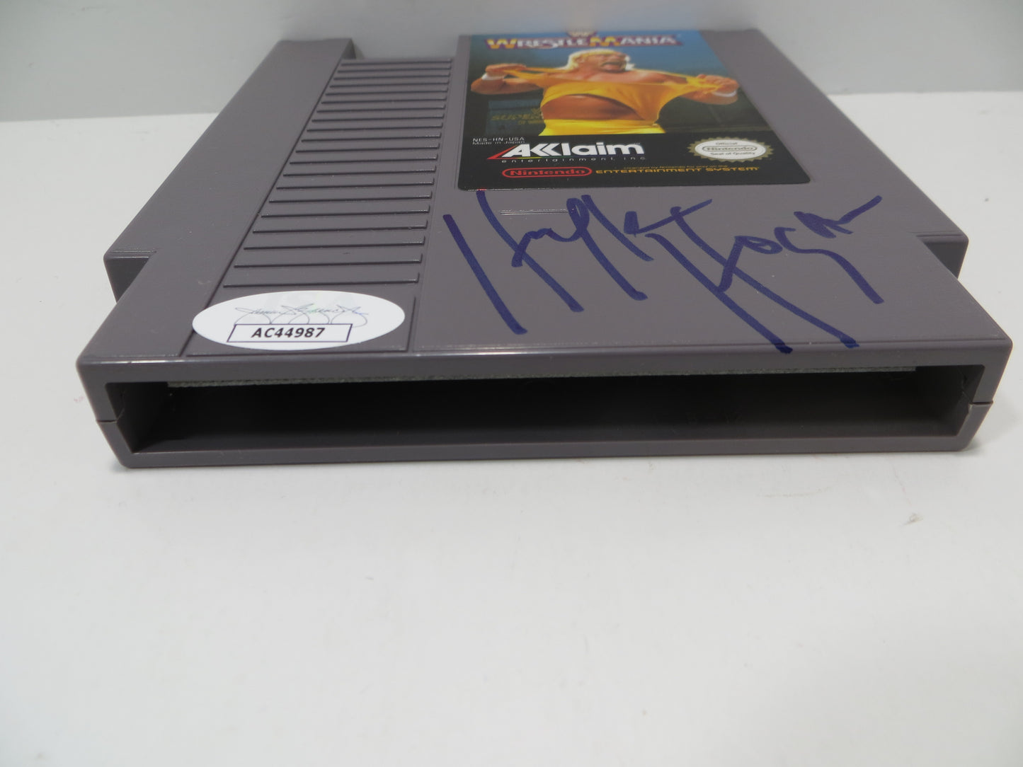 HULK HOGAN SIGNED WWF WrestleMania Nintendo NES CARTRIDGE GAME JSA COA