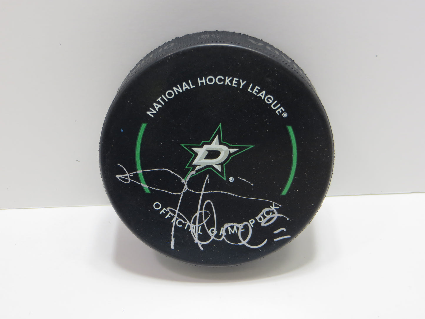 DERIAN HATCHER DALLAS STARS SIGNED Official NHL Game PUCK BAS COA