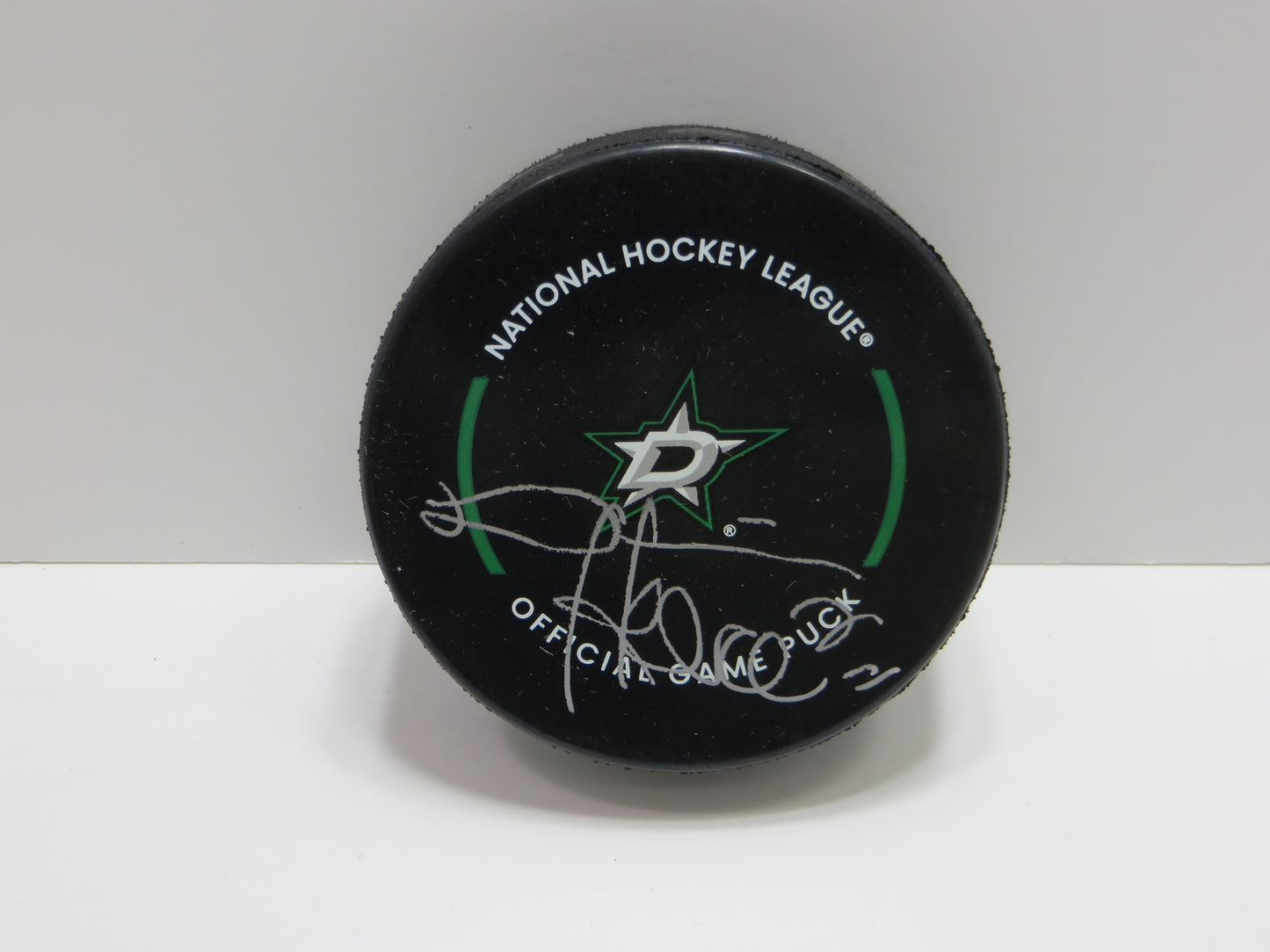 DERIAN HATCHER DALLAS STARS SIGNED Official NHL Game PUCK BAS COA