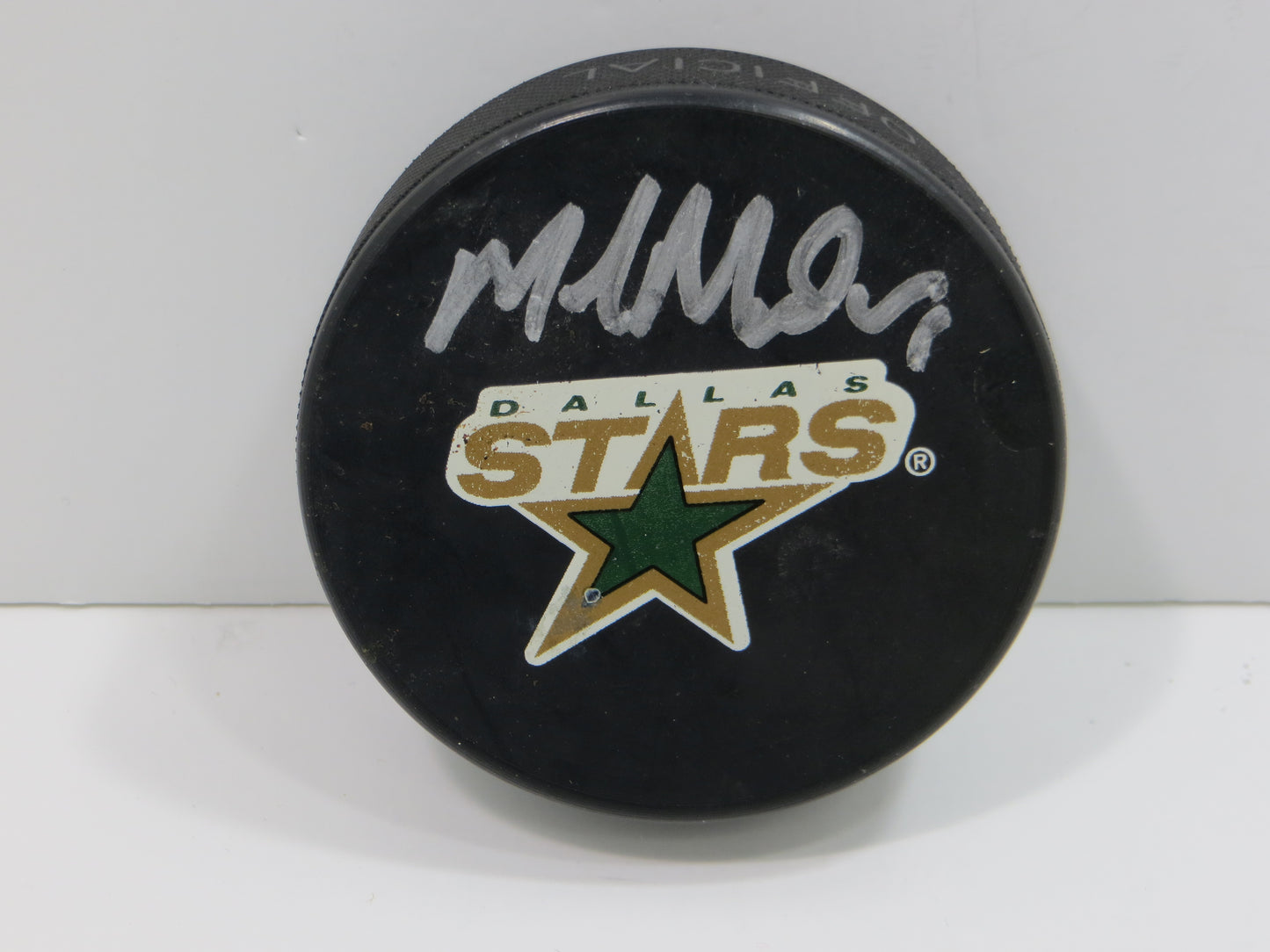 MIKE MODANO DALLAS STARS SIGNED HOCKEY PUCK Minn North Stars Red Wings BAS