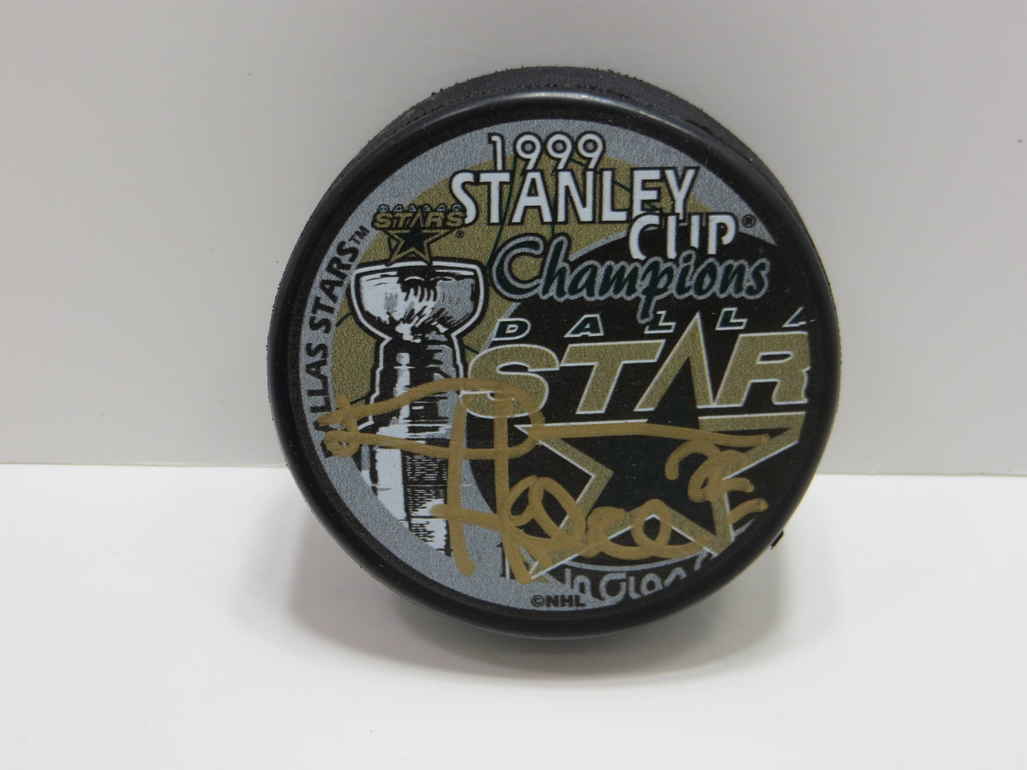 DERIAN HATCHER DALLAS STARS SIGNED 1999 Stanley Cup Puck BAS COA